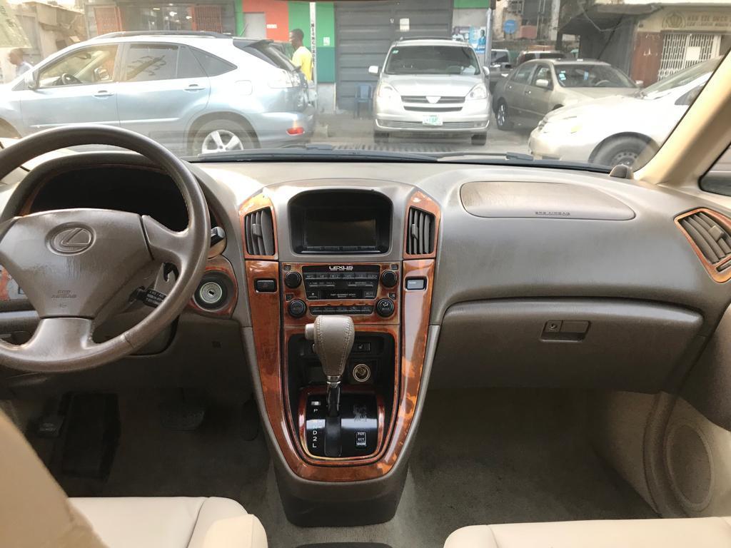 Sharp Tokunbo 2000 Lexus Rx 300 Call 07071885554 in Nigeria - Image 2
