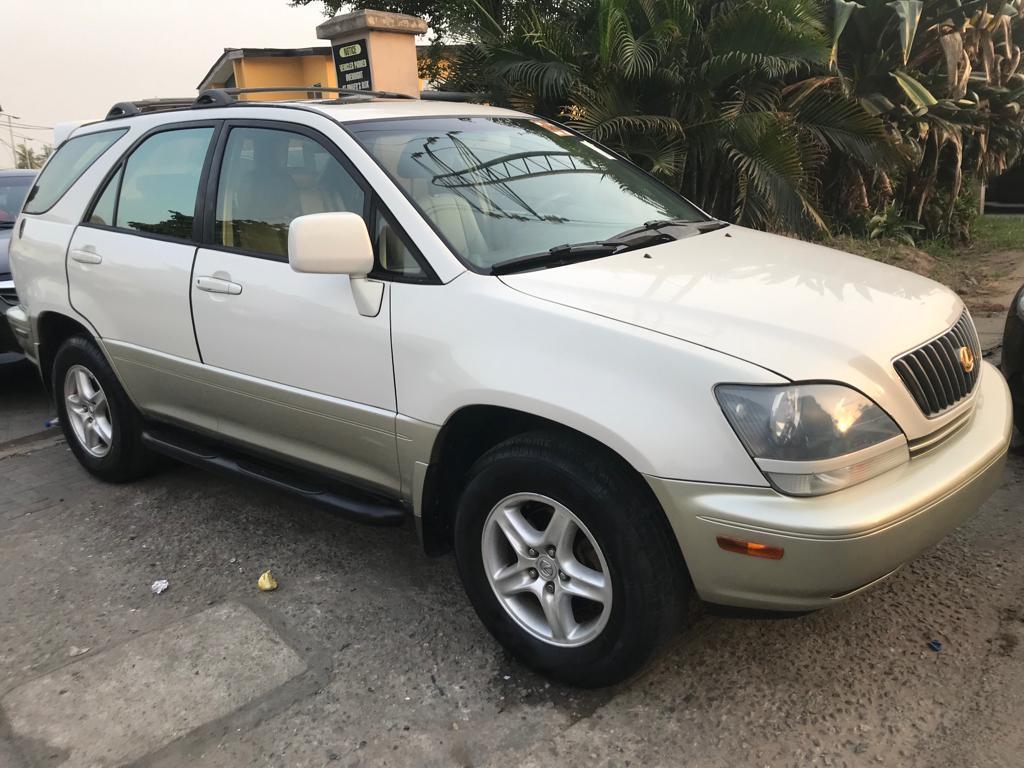 Sharp Tokunbo 2000 Lexus Rx 300 Call 07071885554 in Nigeria - Image 3