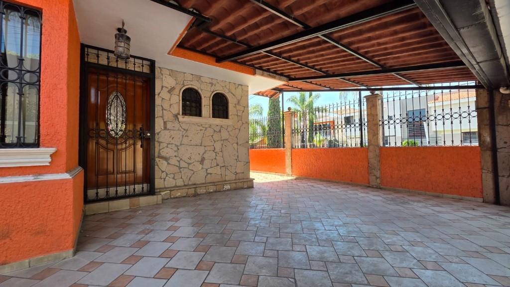 LAS ALAMEDAS PASEOS DEL SOL CASA EN RENTA en San Juan de los Lagos - Imagen 2
