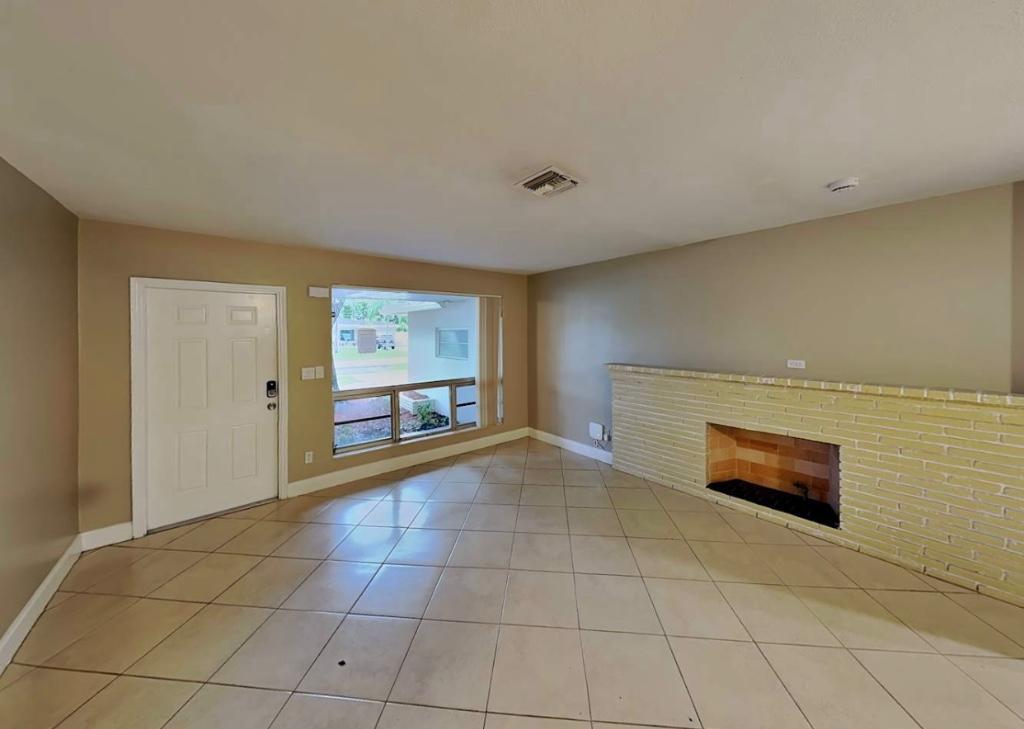 Beautiful Family Home for Rent in Hollywood - Image 2