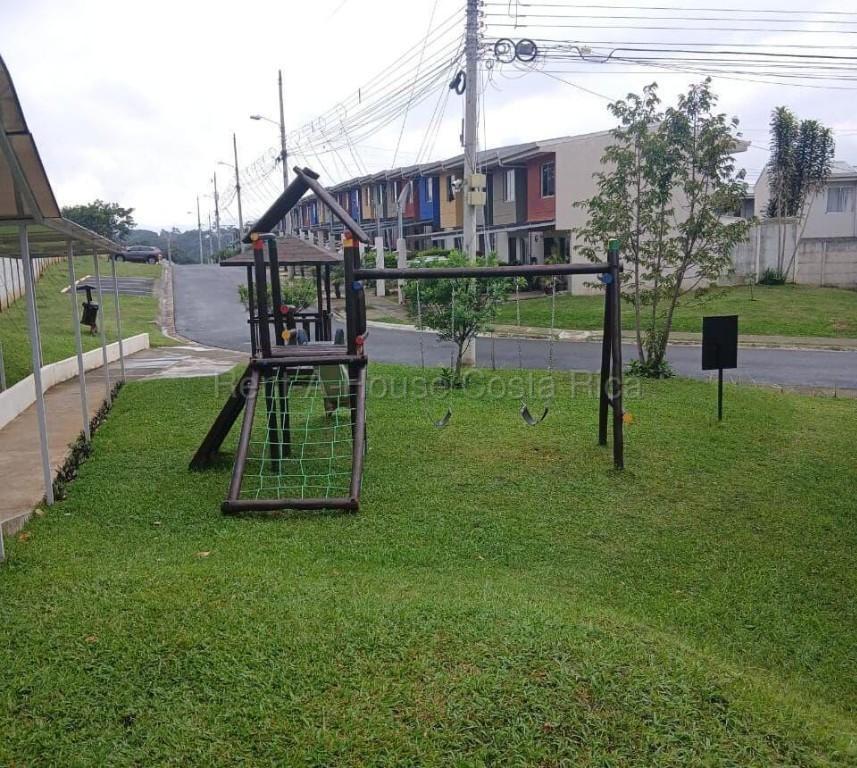 Se vende casa en Rio Segundo 26-1658 en Montes de Oca - Imagen 3