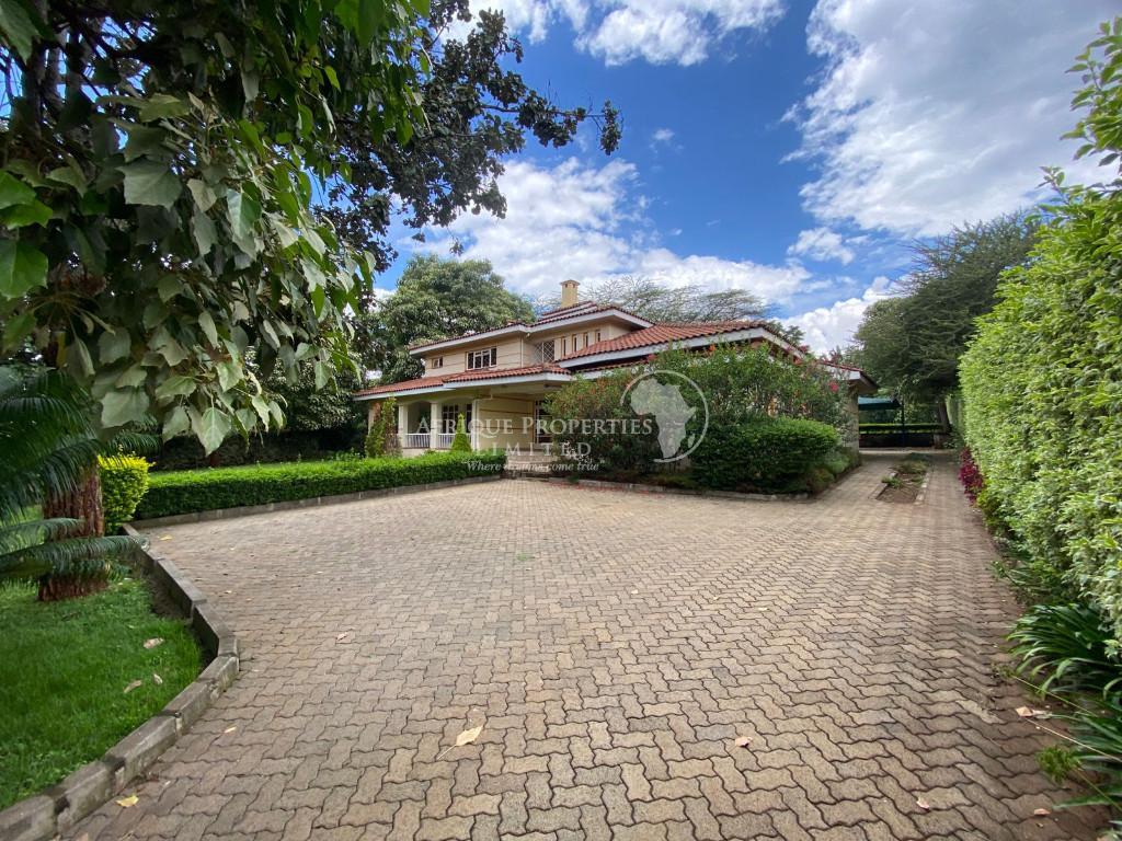 4 Bedroom All Ensuite+DSQ Spacious House For Sale In Runda. in Kenya - Image 4