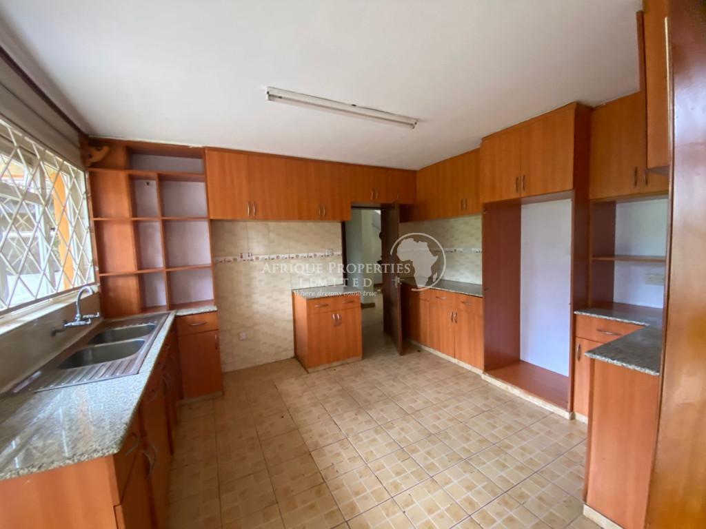 4 Bedroom All Ensuite+DSQ Spacious House For Sale In Runda. in Kenya - Image 3