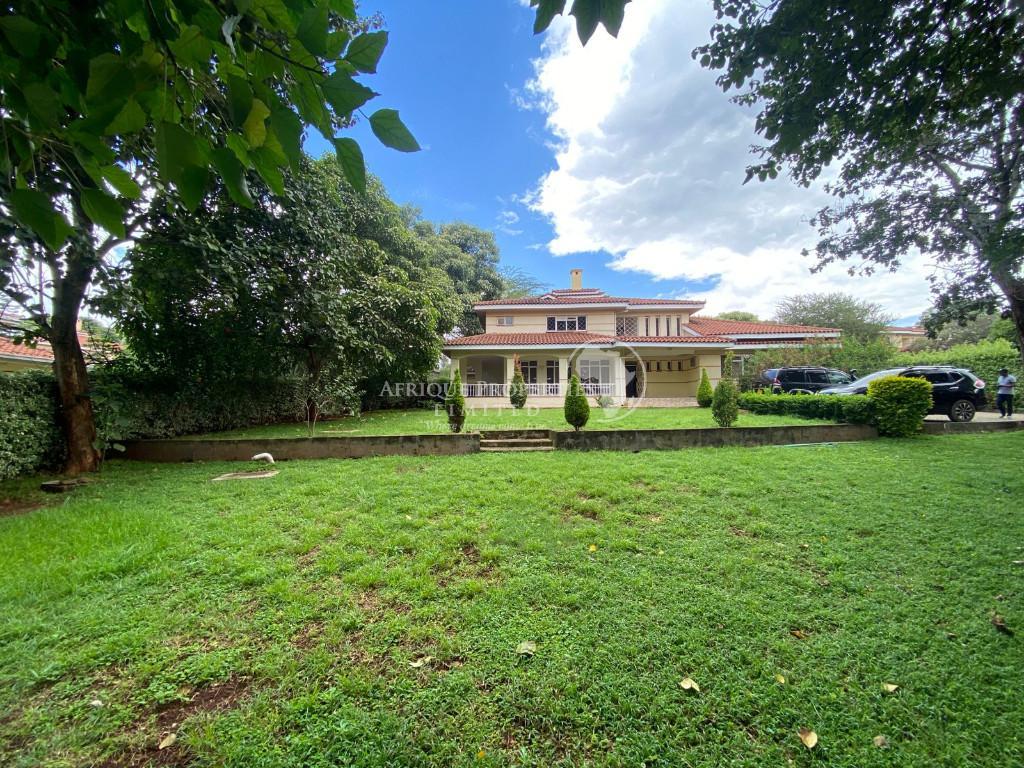 4 Bedroom All Ensuite+DSQ Spacious House For Sale In Runda. in Kenya - Image 20