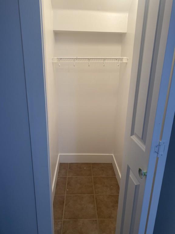 1 Large Bedroom suite in House in New Westminster - Image 3