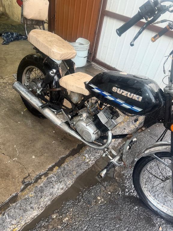 Moto Suzuki ax100 modificada en Tacuba - Imagen 4