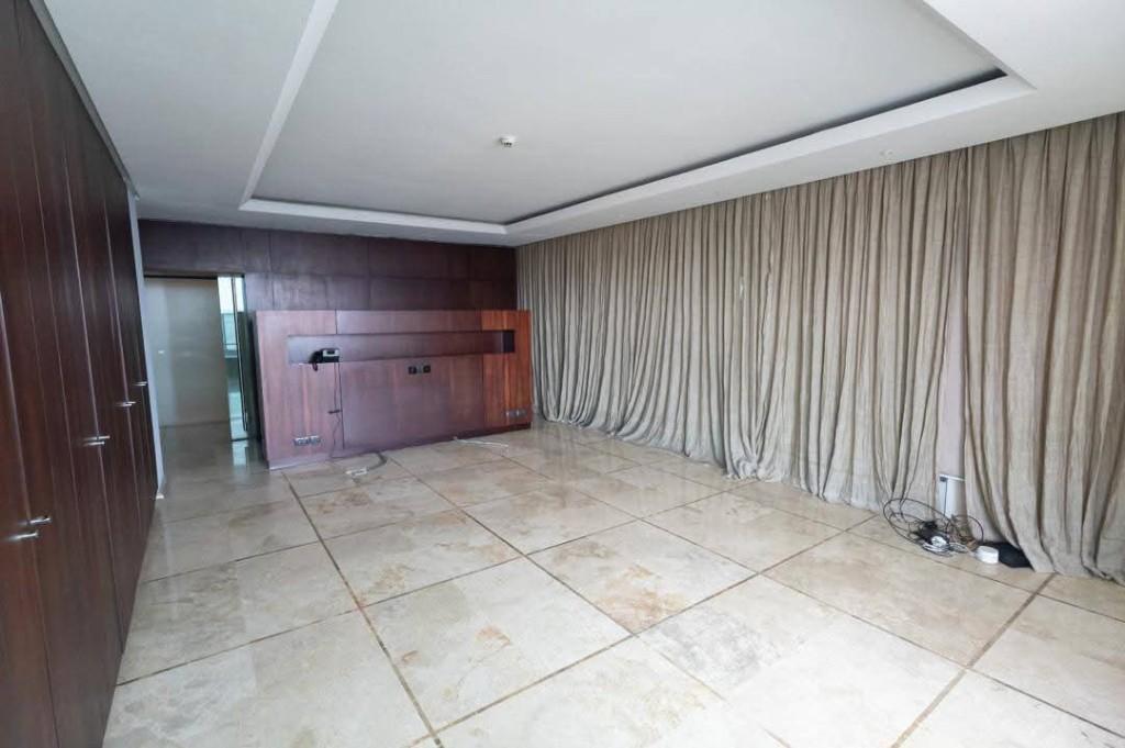 À louer– PENTHOUSE de 10 PIÈCES / PLATEAU RUE DU COMMERCE en Côte d’Ivoire - Photo 2