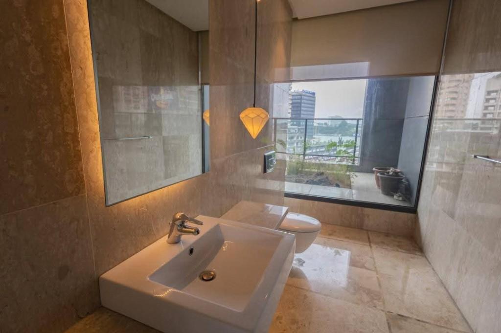 À louer– PENTHOUSE de 10 PIÈCES / PLATEAU RUE DU COMMERCE en Côte d’Ivoire - Photo 6