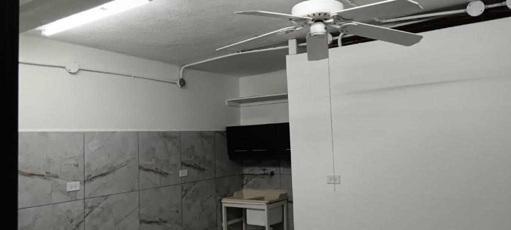 CALLE BLANCOS, 3 APARTAMENTOS DE 1 CUARTO CADA UNO. en Escazú - Imagen 2