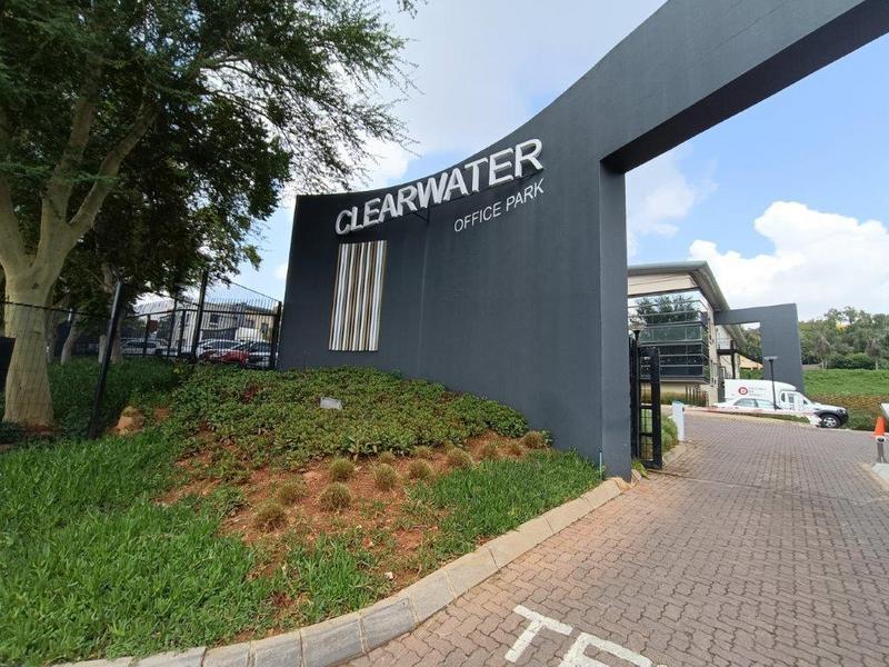 Commercial 2030-ref-18207 for Rent in Strubensvallei, Roodepoort in Randburg - Image 1