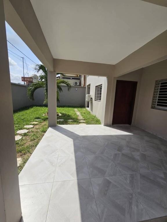 DUPLEX EN LOCATION A LA RIVIERA 4 SYNACASSI 1 à Abidjan - Photo 1