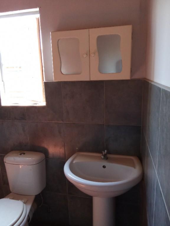 Log home to Rent in Spring's in Benoni - Image 3