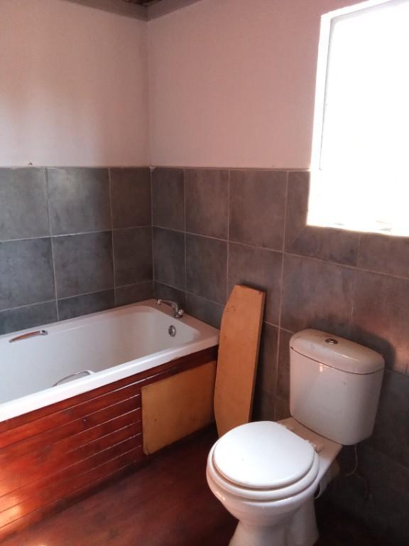 Log home to Rent in Spring's in Benoni - Image 6