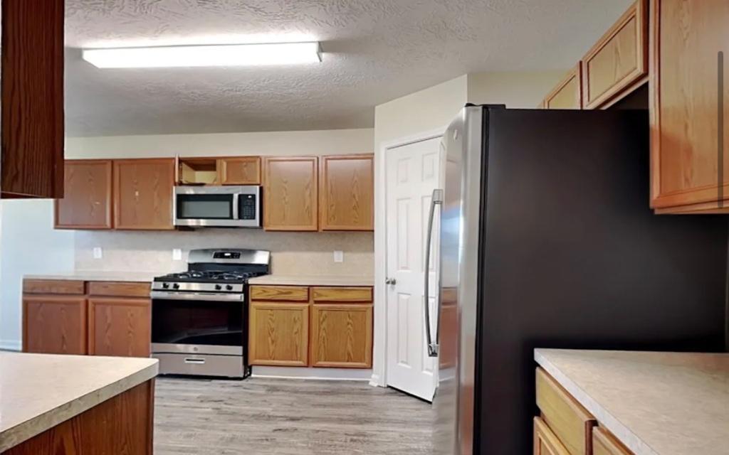 5 BEDROOM HOME SUITABLE FOR A NICE FAMILY AVAILABLE FOR RENT in Houston - Image 7