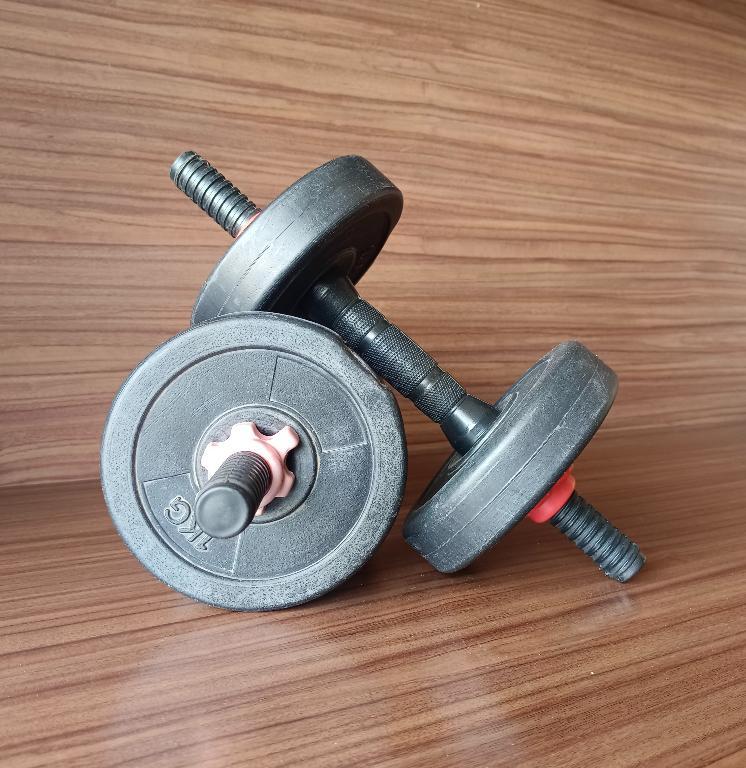 Adjustable 4kg Dumbles Good Condition in India - Image 1