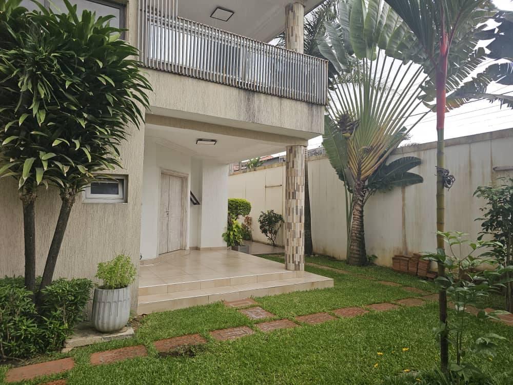 VILLA TRIPLEX 10PIECES A LOUER RIVIERA M'BADON à Abidjan - Photo 9