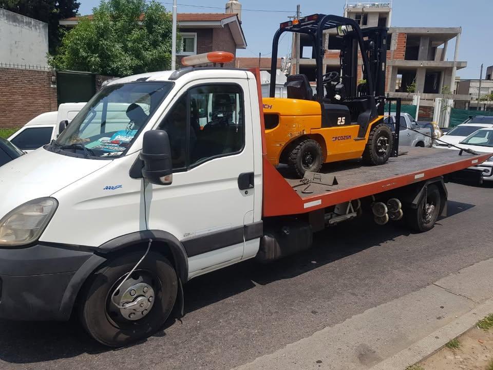 GRÚAS/ AUTOS, MOTOS, CAMIONETAS, MAQUINARIAS, HERRAMIENTAS...... en Vicente López - Imagen 6