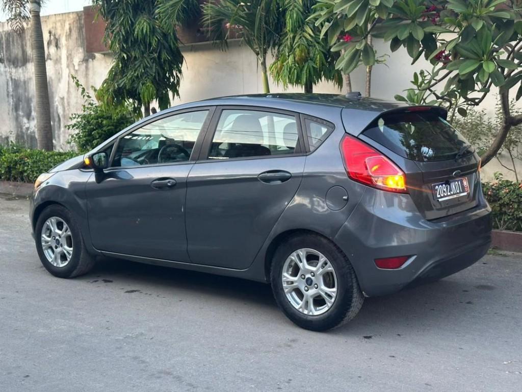 Ford Fiesta en vente rapide à Abidjan - Photo 2