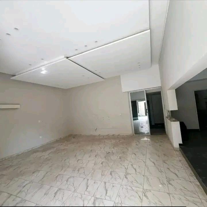 A LOUER UN SUPER DUPLEX DE 8 PIÈCES +PISCINE, RIVIÉRA ATTOBAN en Côte d’Ivoire - Photo 2