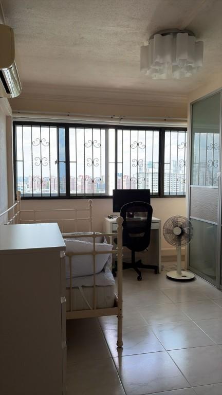 238 Toa Payoh Lor 1 Common Room Rent in Hougang - Image 1