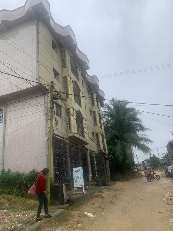 Immeuble à vendre à kotto R+3 à Douala - Photo 4