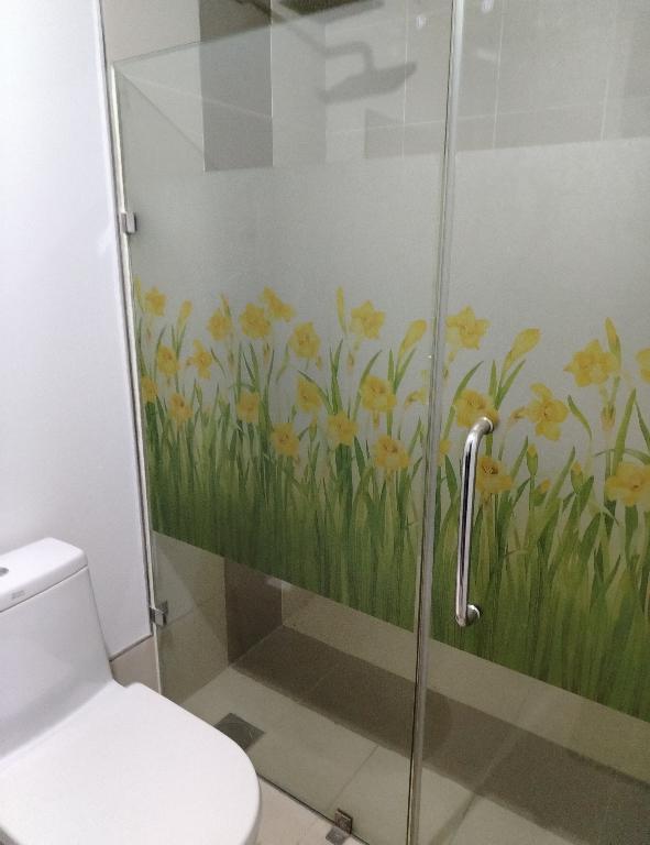 Fully furnished condo unit at One Maridien, BGC in Pansol - Image 8