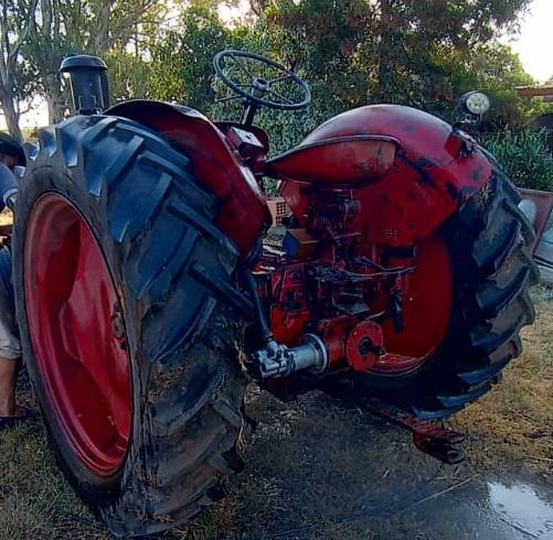 Tractor Hanomag R-40 COD. 9 en Tres Arroyos - Imagen 2