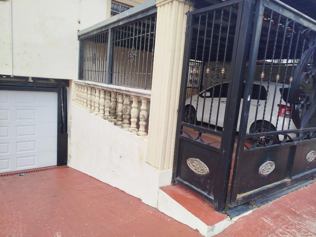 AMPLIO APTO.1ER. PISO EN ALQUILER, ENS.OZAMA en La Victoria - Imagen 7