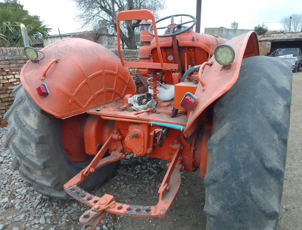 Tractor Fiat R-60 COD. 19 en Tres Arroyos - Imagen 4