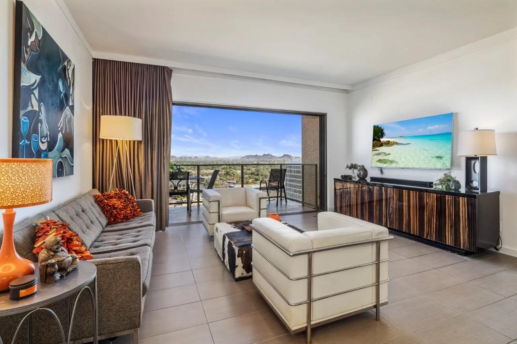 2 BEDROOM APARTMENT FOR SALE in Phoenix - Image 2