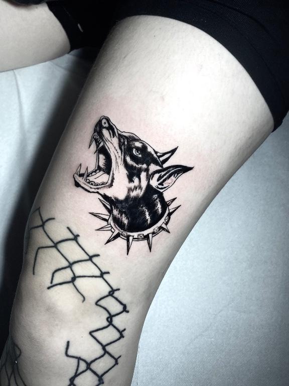 TATUADOR Y ESPECIALISTA EN PIERCING Y LÁSER – SERVICIOS PROFESIO en Málaga - Imagen 1
