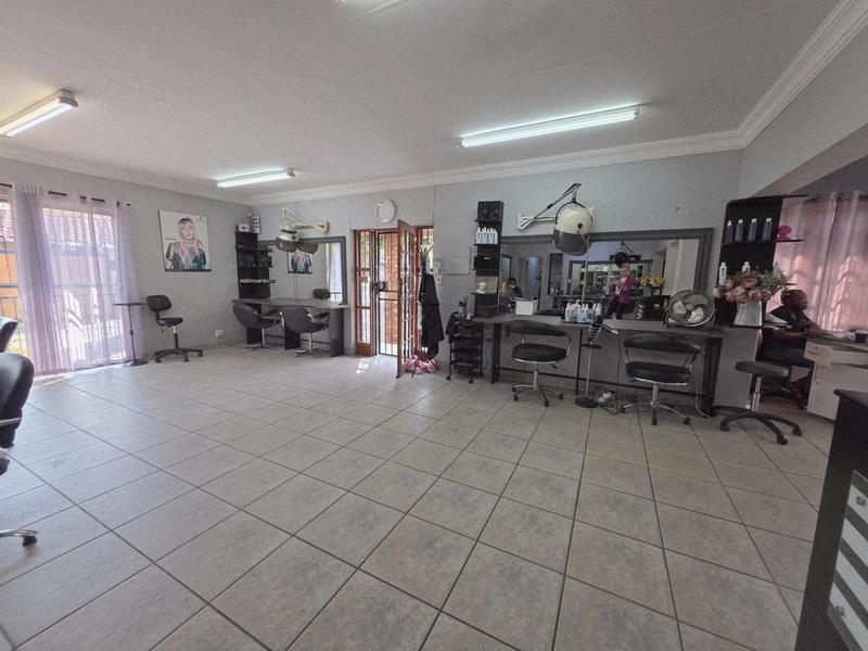 Commercial 2030-ref-18226 for Rent in Garsfontein, Pretoria in Mamelodi - Image 1