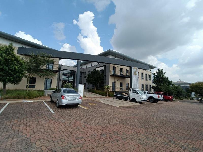 Commercial 2030-ref-18227 for Rent in Strubensvallei, Roodepoort in Randburg - Image 1