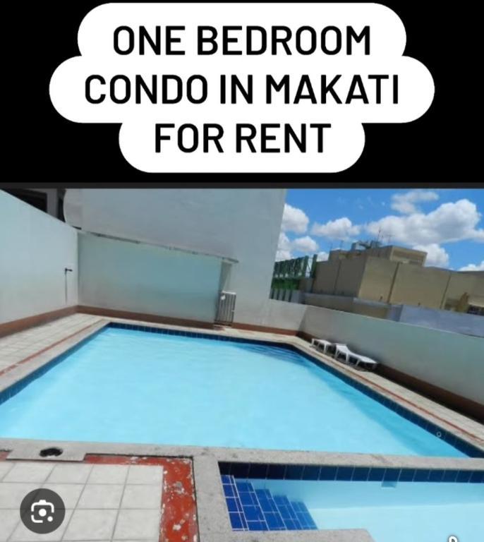 ONE BEDROOM Condo with Balcony facing SM hypermarket in Makati in Pansol - Image 3