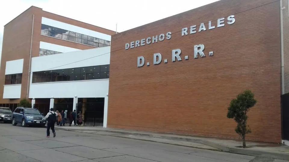 TRAMITES ADMINISTRATIVOS APROBACIONES Y REGISTRO DE INMUEBLES en Bolivia - Imagen 2