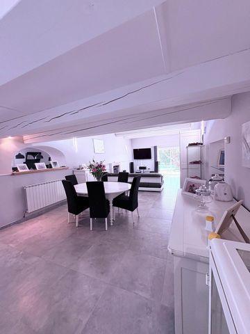 MAS RENOVE DE 280 M² AVEC VUE à Carpentras - Photo 1