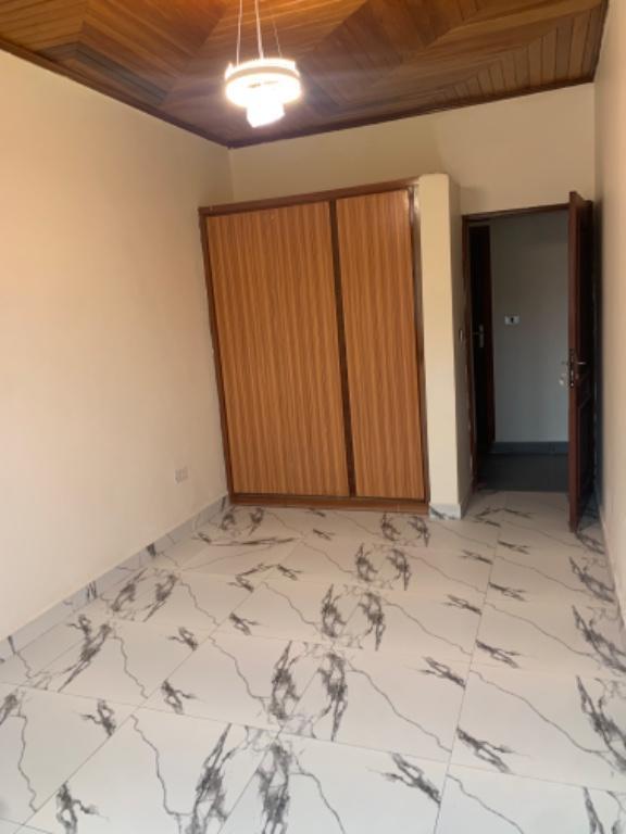 OMNISPORT APPARTEMENT NOUVELLEMENT CONSTRUIT À LOUER au Cameroun - Photo 4