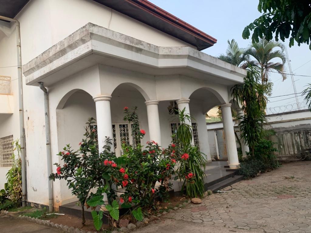 BASTOS GRAND DUPLEX À LOUER au Cameroun - Photo 10