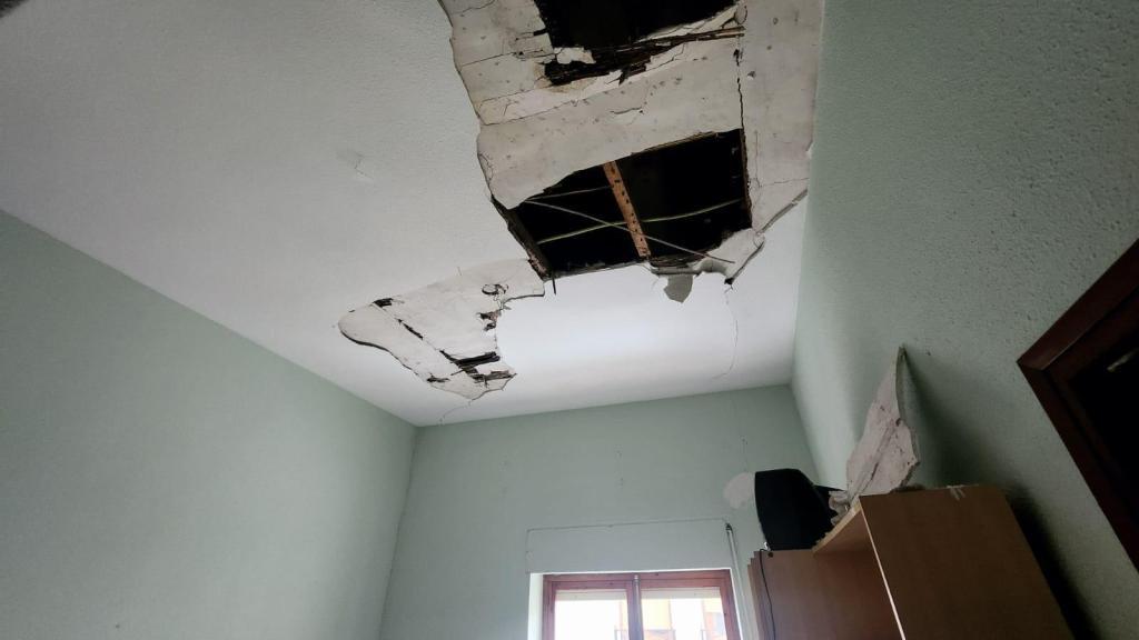 CASA CON DOS VIVIENDAS EN PINOSO en Elda - Imagen 1