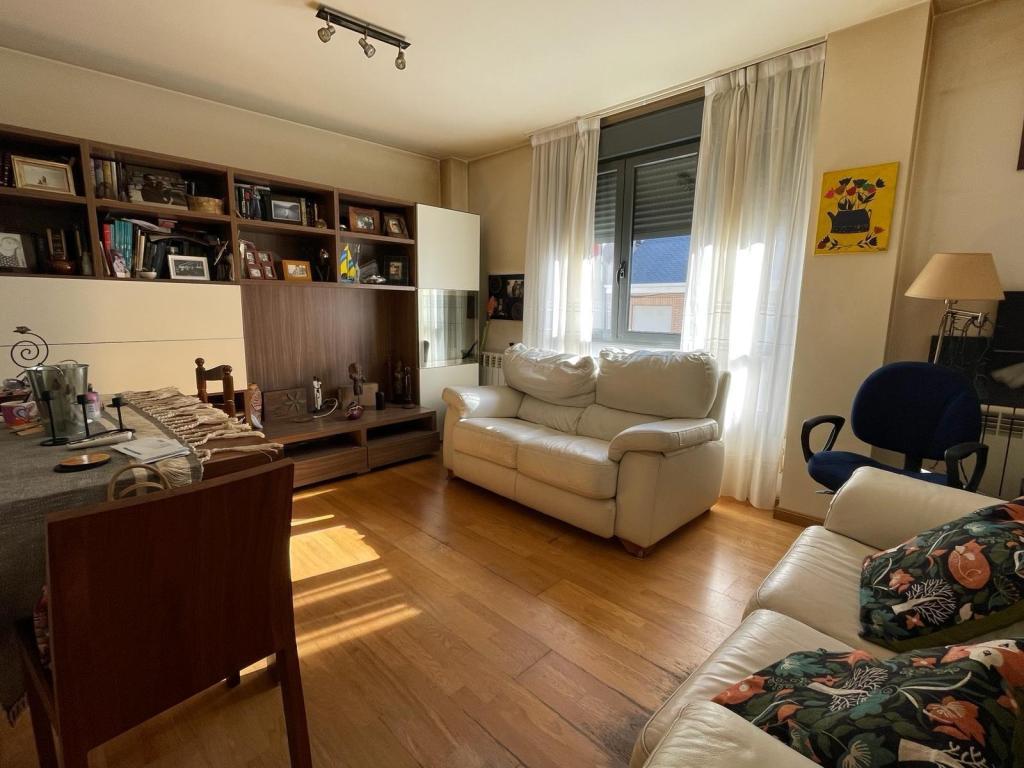 VENTA APARTAMENTO LA CEMBA en Ponferrada - Imagen 1