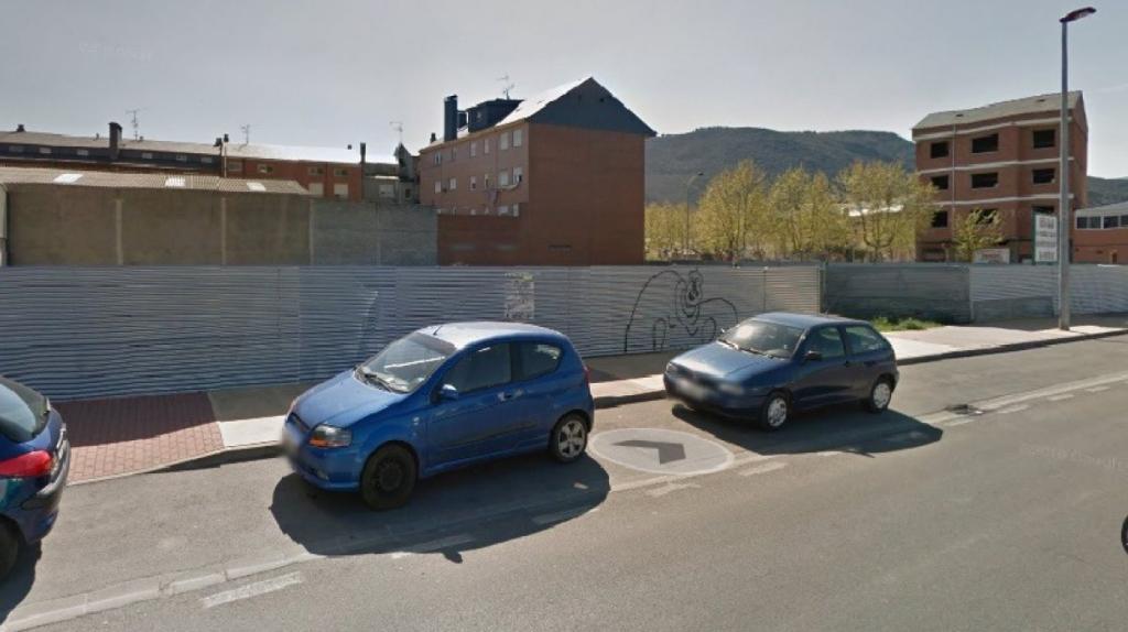 Venta parcela edificable flores del Sil en Ponferrada - Imagen 1