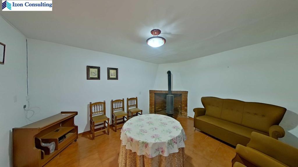 ESTUPENDA CASA CON AMPLIO PATIO EN ALCADOZO en Hellín - Imagen 1