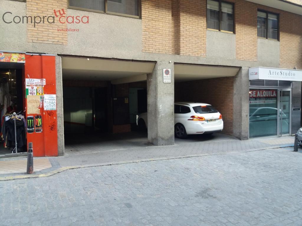 VENTA/ALQUILER.-.GARAJE.-.CALLE ROBLE. en Segovia - Imagen 1