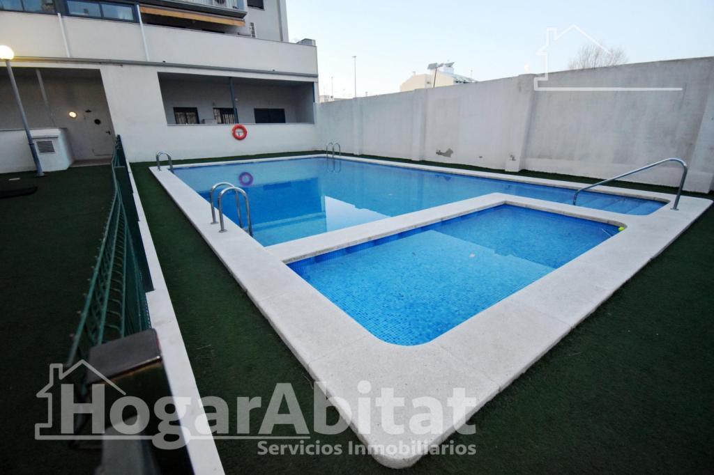AMPLIO CON DOS TERRAZAS, PISCINA Y GARAJE en Almassora - Imagen 1