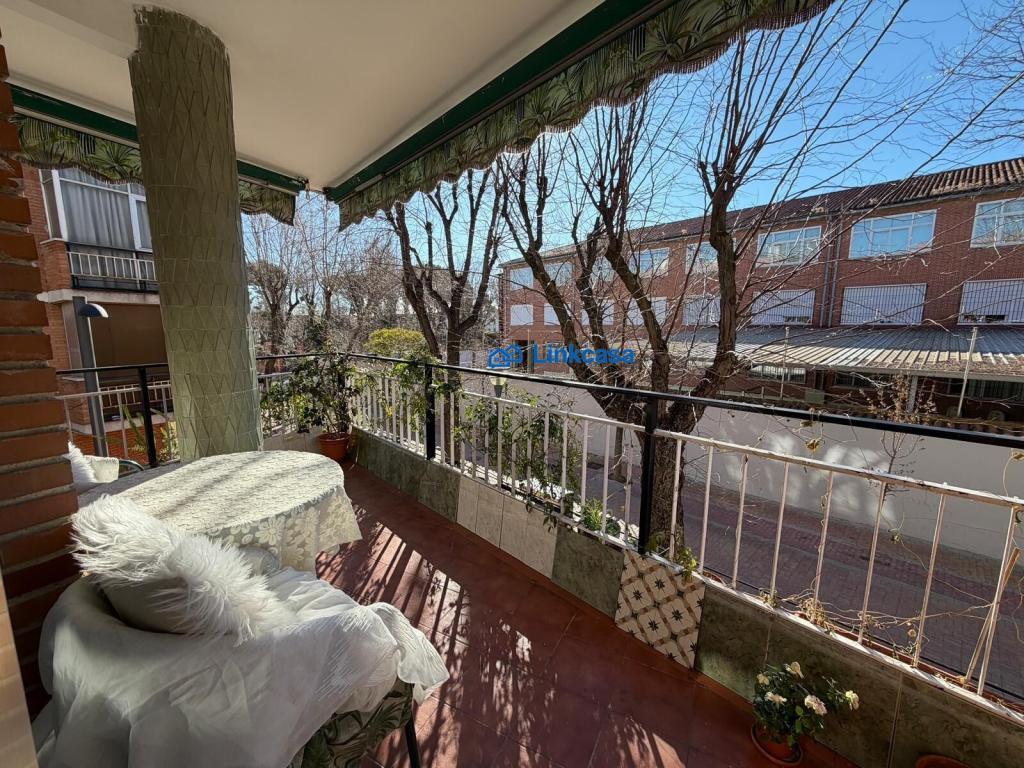 PISO MUY AMPLIO CON GRAN TERRAZA EN GETAFE, ZONA EL ROSON en Arroyomolinos - Imagen 1