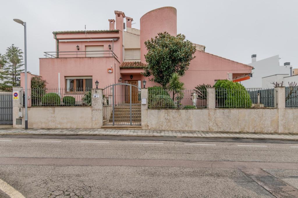 Venta de Chalet en Roses en Figueras - Imagen 1