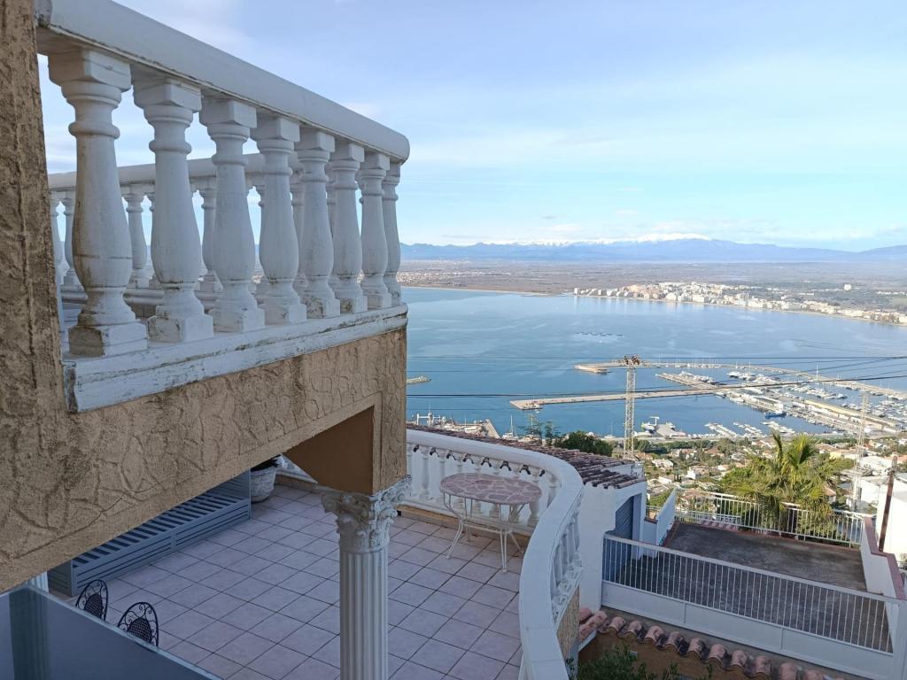 Venta de Casa en Roses en Figueras - Imagen 1