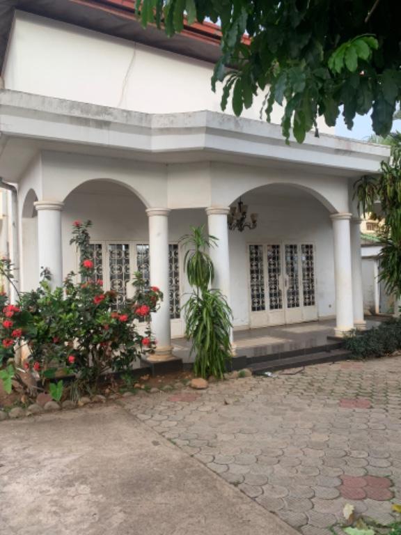 BASTOS GRAND DUPLEX À LOUER ( HABITATION OU BUREAU) au Cameroun - Photo 2