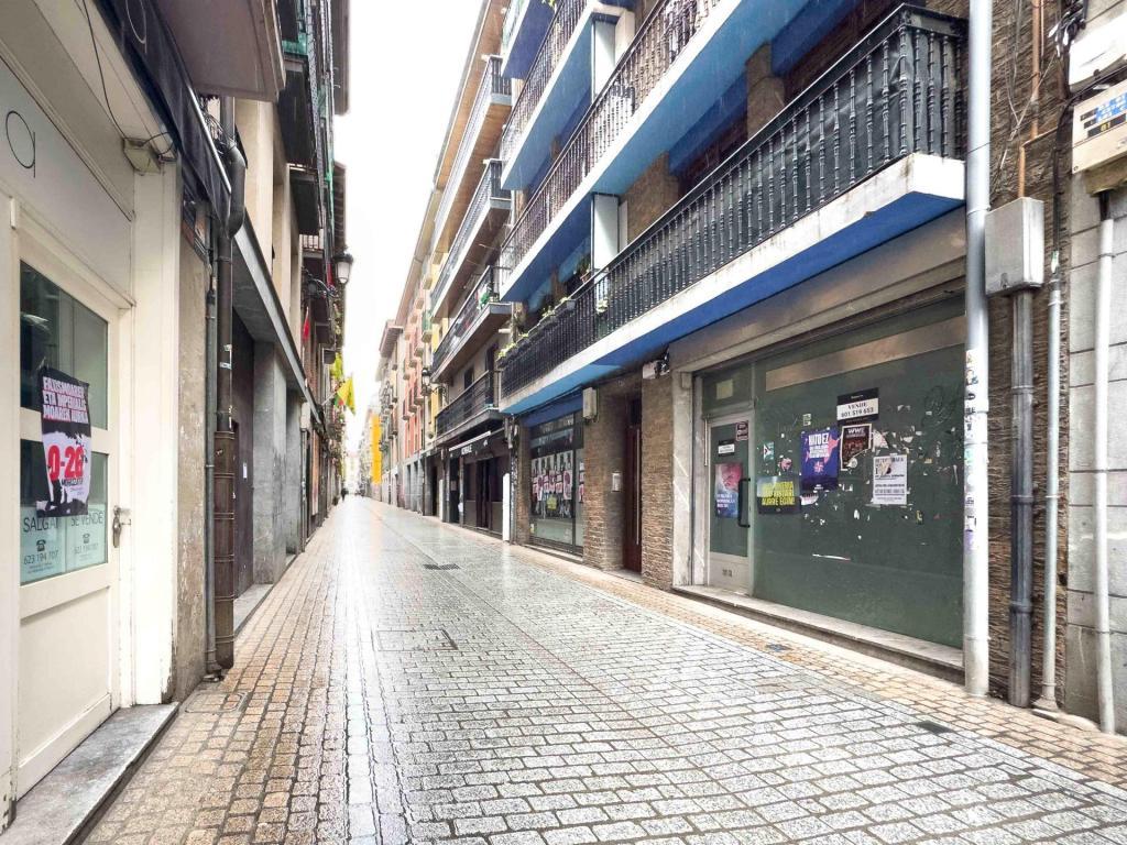 Venta de Local en Azpeitia en Zarautz - Imagen 1