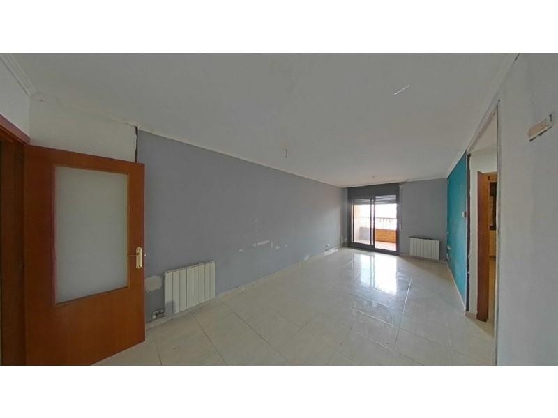 AMPLIO Y LUMINOSO PISO EN CALELLA CON PISCINA COMUNITARIA en Blanes - Imagen 1